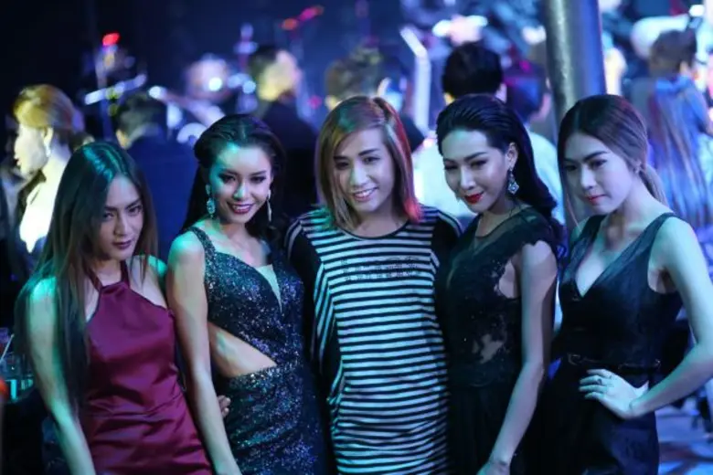 น๊อต กฤติน นำทีมหนุ่มแซ่บเปิดตัว PHOTO BOOKS พร้อมแฟชั่นโชว์สุดอลัง...สุดแซ่บ สุดซี๊ดดด....เผ็ดเป่าปาก!!!