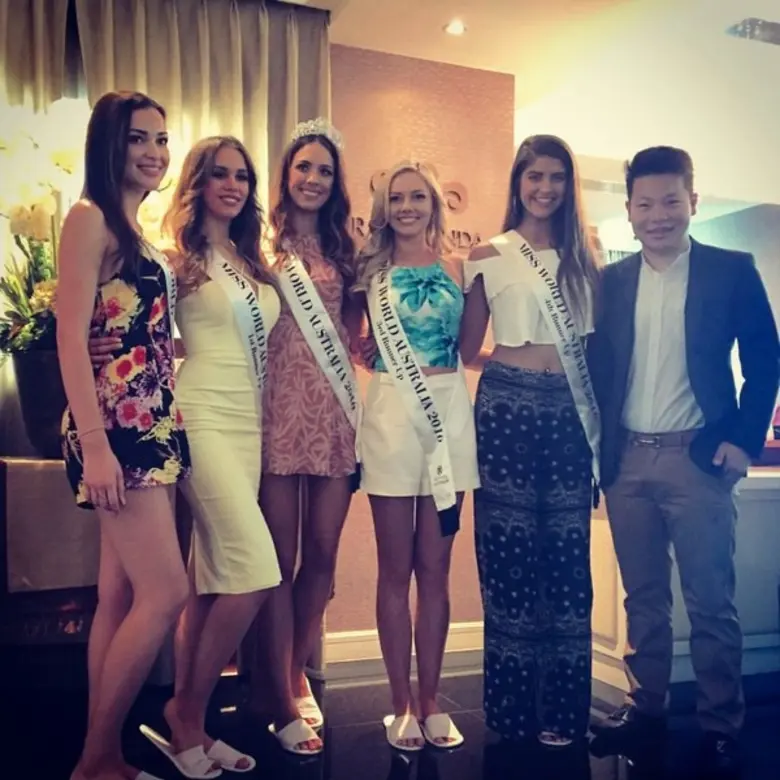 คุณณรัล วิวรรธนไกร (ที่ 1 จากขวา) กรรมการ...