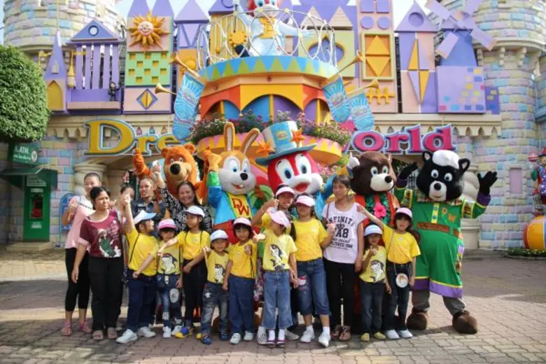 สวนสนุกดรีมเวิลด์ โลกแห่งความสุข สนุกทั้ง...