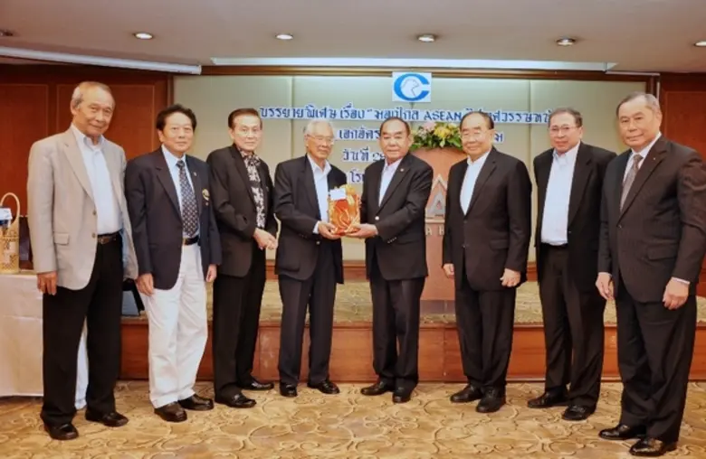 พล.ต.อ.โกวิท ภักดีภูมิ นายกสมาคมเพื่อนแคล...