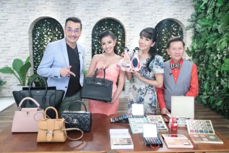 รายการ " คุยเพลินเมืองไทย" ทางช่อง 8 กดหม...