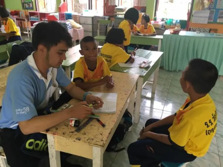 นศ.ครุ มรภ.สงขลา สวมวิญญาณครู  “พี่สอนน้องให้อ่านเขียน” ช่วยเด็กสนุกกับการเรียนรู้ ลดการลาออกจาก รร.
