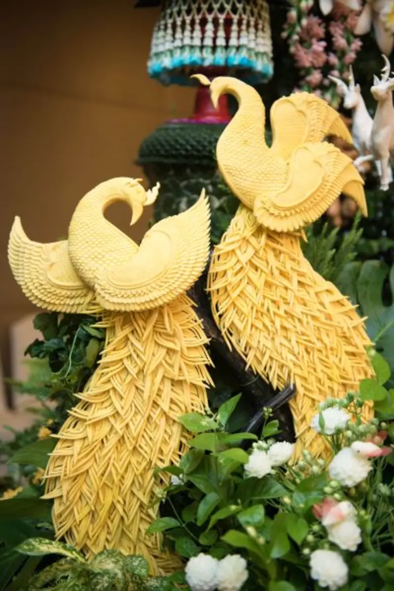 เป๊ะปังอลังเวอร์!! ชมผลงานแกะสลักผัก ผลไม้  เฉลิมพระเกียรติฯ ชิงถ้วยพระราชทานสมเด็จพระนางเจ้าฯพระบรมราชินีนาถ