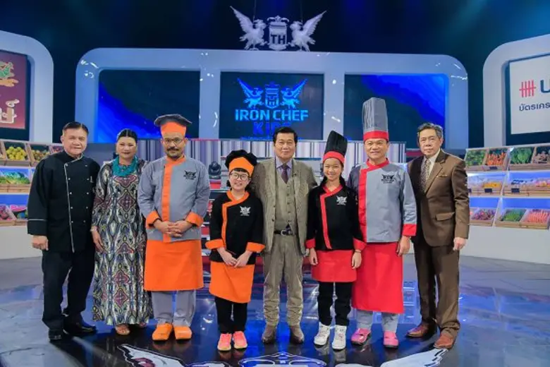 ทีวีไกด์: รายการ "เชฟกระทะเหล็ก ประเทศไทย (Iron Chef Thailand)" ประกาศตามหา “เชฟรุ่นเด็ก” ร่วมแข่งขันชิงตำแหน่ง “เชฟกระทะเด็ก เชฟกระทะเหล็กประเทศไทย” คนแรก!
