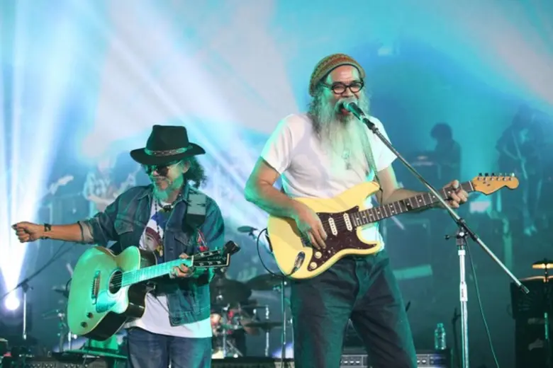 รวมตัวแขกรับเชิญชื่อดัง เพื่อถ่ายทอดเรื่องราวด้านสิ่งแวดล้อม บนเวทีเพื่อชีวิตร่วมกับ “หงา คาราวาน” ในคอนเสิร์ต “สุรชัย จันทิมาธร คนจรย้อนเรื่อง"