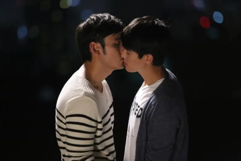 “ป๊อบ-ท๊อป” ปากประกบปาก จูบดูดดื่ม รื้อฟื้นความหลัง ใน “ลงเอย”