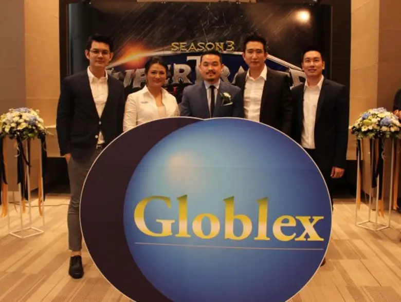 คุณธนพิศาล คูหาเปรมกิจ(กลาง) ประธานเจ้าหน...