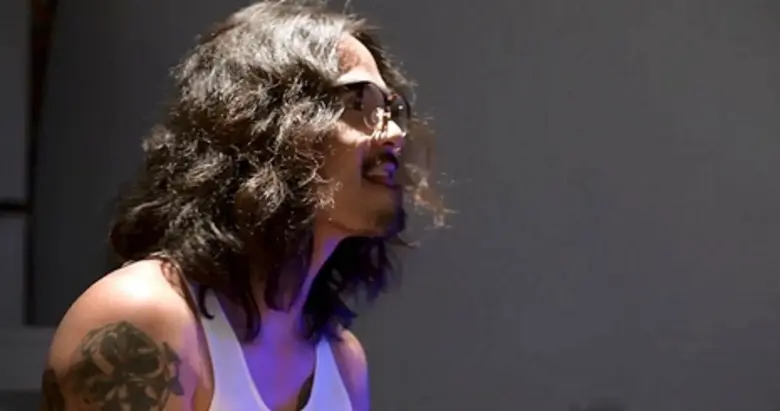 ทีวีไกด์: สายลับ! “แอนดริว-กอล์ฟ-จตุรงค์” จับปืนบู๊เลือดสาด ปะทะ 4 นักฆ่าบุกขยี้ฆ่าปิดปาก “กบ-ทรงสิทธิ์”