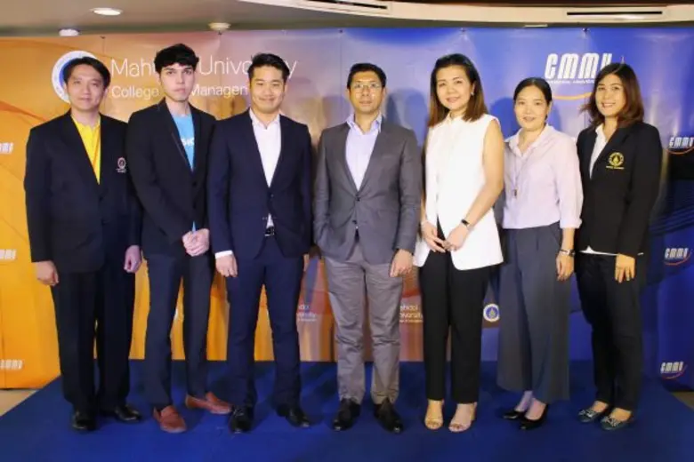 ดร.ภูมิพร ธรรมสถิตย์เดช ผู้ช่วยคณบดีฝ่ายส...