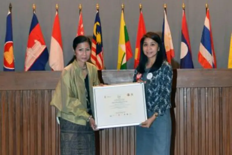 นางกอบกาญจน์ วัฒนวรางกูร รัฐมนตรีว่าการกร...