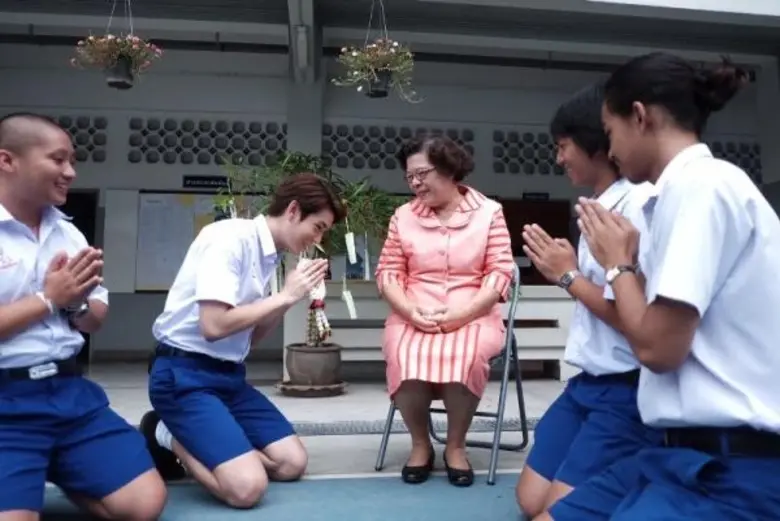 ทีวีไกด์: รายการ “รถโรงเรียน High School Reunion” กรี๊ดแรง!!! “เจเจ” โดดขึ้นเวที โชว์กีตาร์ย้อนวัยเรียน