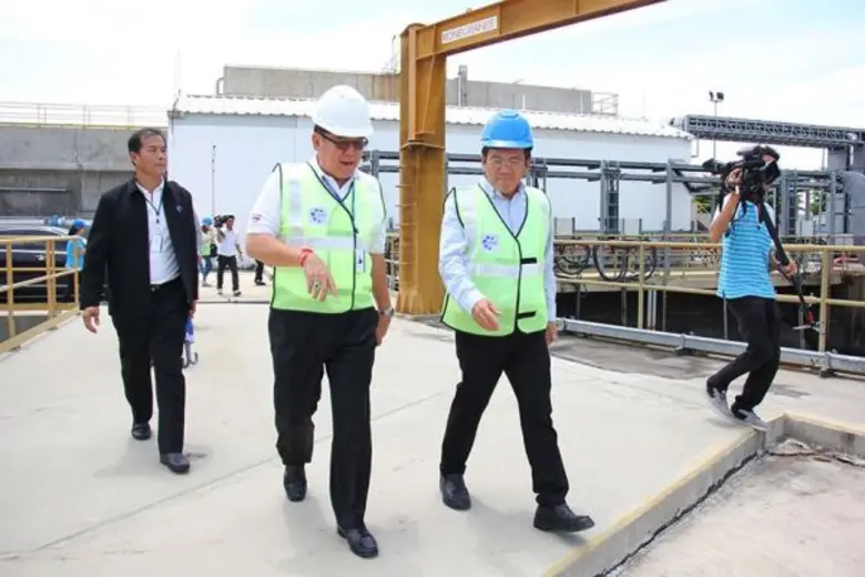 คุณชัยวัฒน์ อุทัยวรรณ์ (ที่ 3 จากซ้าย) กร...