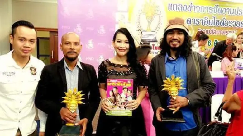 ขอขอบคุณทุกๆคนมากเลยนะครับที่ให้การต้อนรั...