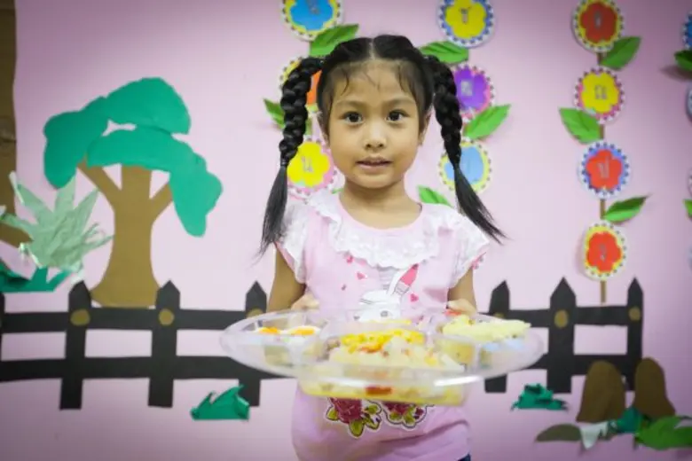 อนาคตของชาติอยู่ในทุกคำที่ลูกทาน