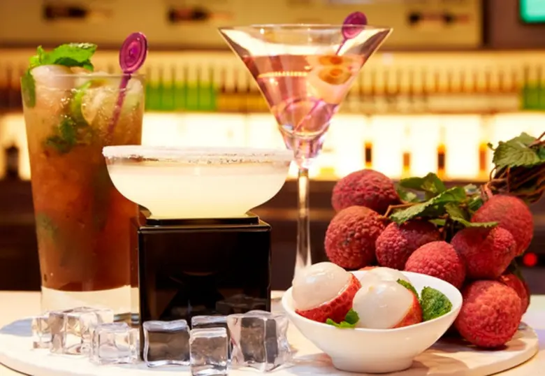 สตูดิโอ บาร์ ชั้น 1 โรงแรมปทุมวัน ปริ๊นเซ...