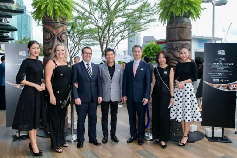 นายระเฑียร ศรีมงคล (กลาง) ประธานเจ้าหน้าท...