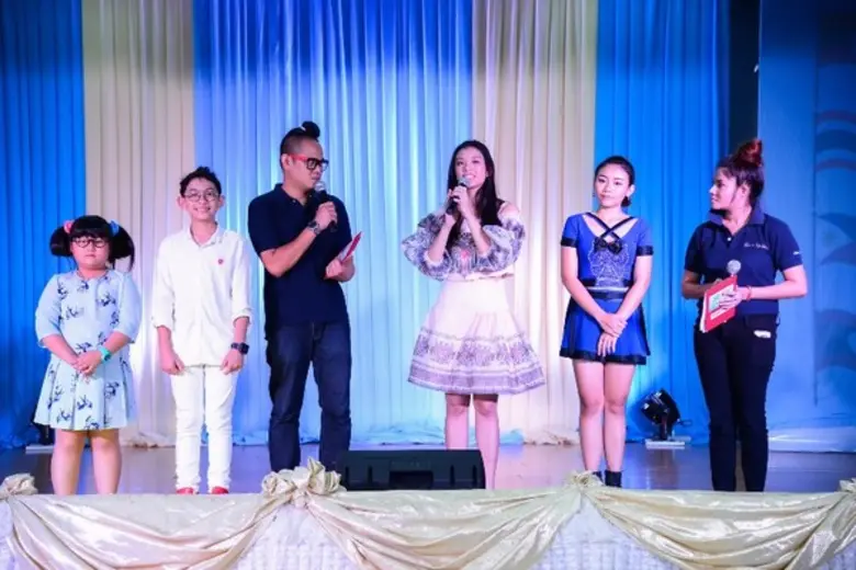 ครูอ้วน-มณีนุช นำทีมศิษย์สตาร์เมคเกอร์ มอบความสุขให้ผู้สูงอายุที่บ้านบางแค