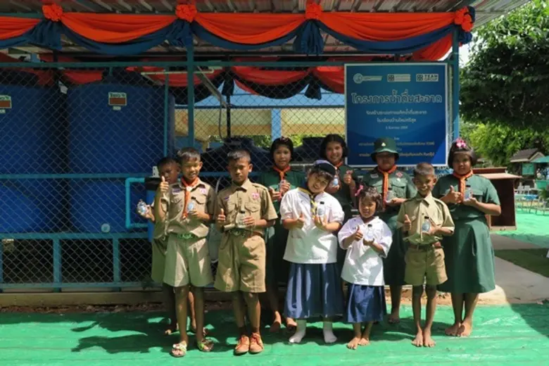 กปน. กลุ่มทีมรวมใจ “ปันน้ำใจ ให้น้ำ ให้ชีวิต”