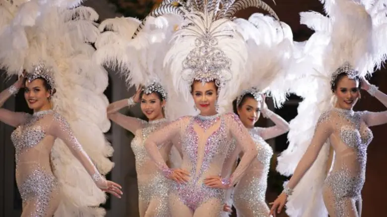 จอย บียอนด์ (หทัยทิพย์ สีสังข์)นักร้องลูก...