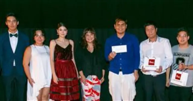 อินทิรา นาคสกุล ผู้จัดการส่วนลูกค้าสัมพันธ์ แผนกบัต...