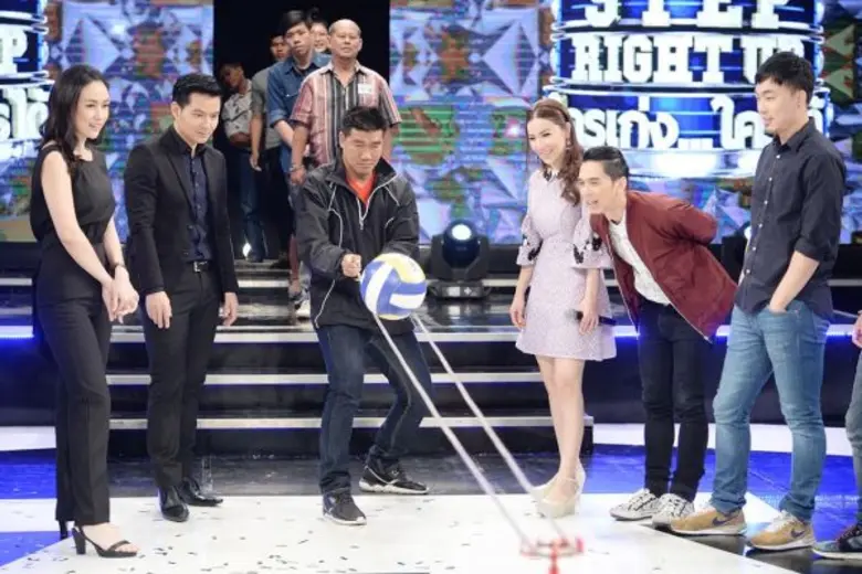 รายการ "STEP RIGHT UP (สเต็ป ไรท์ อัพ) ใค...