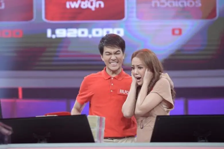 ทีวีไกด์: รายการ “The Money Drop ไทยแลนด์” “แบงค์ อธิกิตติ์ – ไอซ์ ณพัชรินทร์” สู้เพื่อลูก!!! ร่วมเกม เดอะมันนี่ดร็อปฯ เตรียมทำแจ็กพอตให้ “น้องณิลลา” ลูกสาวหัวแก้วหัวแหวน!!!