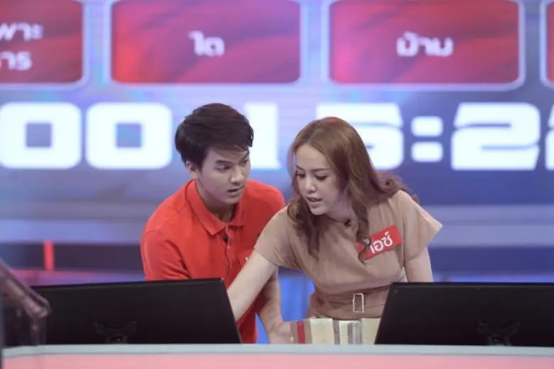 ทีวีไกด์: รายการ “The Money Drop ไทยแลนด์” “แบงค์ อธิกิตติ์ – ไอซ์ ณพัชรินทร์” สู้เพื่อลูก!!! ร่วมเกม เดอะมันนี่ดร็อปฯ เตรียมทำแจ็กพอตให้ “น้องณิลลา” ลูกสาวหัวแก้วหัวแหวน!!!