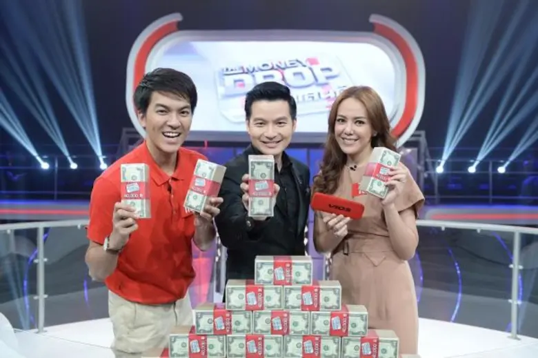ทีวีไกด์: รายการ “The Money Drop ไทยแลนด์” “แบงค์ อธิกิตติ์ – ไอซ์ ณพัชรินทร์” สู้เพื่อลูก!!! ร่วมเกม เดอะมันนี่ดร็อปฯ เตรียมทำแจ็กพอตให้ “น้องณิลลา” ลูกสาวหัวแก้วหัวแหวน!!!