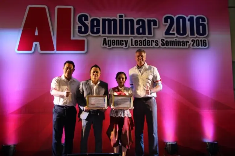 คณะผู้บริหาร บริษัท พรูเด็นเชียล ประกันชี...