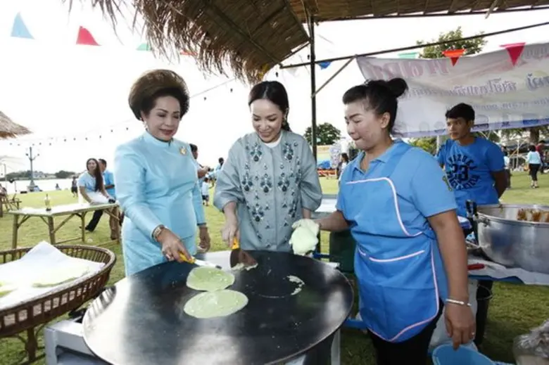 ศูนย์ศิลปาชีพบางไทรฯ จัดกิจกรรม “งานศิลป์ของแม่” เฉลิมพระเกียรติ 84 พรรษา มหาราชินี แสดงพลุกลางแม่น้ำยิ่งใหญ่ 8,499 นัด