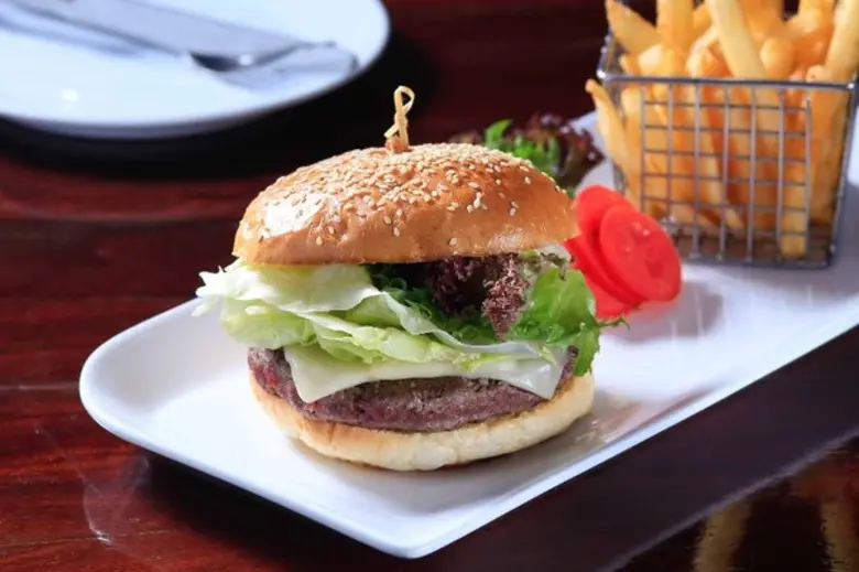 โรงแรม อมารี วอเตอร์เกท กรุงเทพฯ ขอแนะนำ “เดอะ บาร์” ห้องอาหารใหม่ล่าสุด