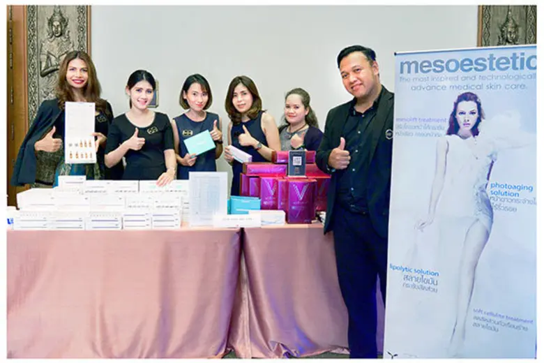 นายจิโรภาส อินทสิทธิ์ (ขวาสุด) ผู้จัดการฝ...