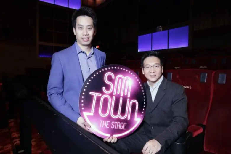 คลิกเพลย์ดอทคอม ปลื้มความสำเร็จธุรกิจคอนเสิร์ตในโรงหนังครึ่งปีแรก พร้อมเดินหน้าตอกย้ำความแข็งแกร่งผู้นำตลาด ด้วยการส่งสุดยอดภาพยนตร์คอนเสิร์ต “SMTOWN THE STAGE” เอาใจแฟนเพลงเคป็อบให้รับชมพร้อมกันในรูปแบบ 4DX