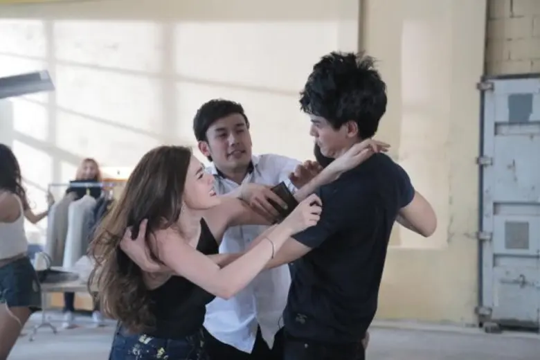 “ดิว” บุกตบ “ป๊อบ” กลางกองถ่าย แค้นแย่ง “ท๊อป”