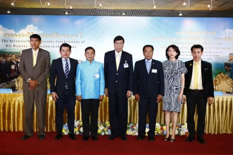 นายอลงกรณ์ พลบุตร รองประธานสภาขับเคลื่อนก...