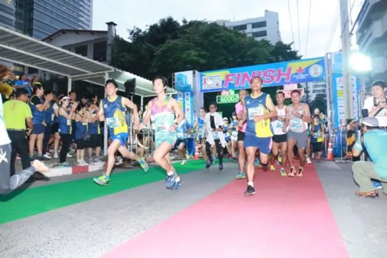 “กาละแมร์”สุดยอดทำภารกิจวิ่ง 4 ก.ม. สำเร็จ แถมใจบุญควักเงินสี่แสนบริจาคตามสัญญา