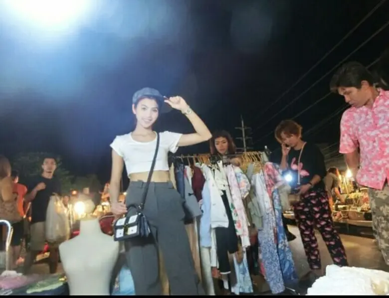 หนูเล็ก บลูเบอร์รี่ อาร์สยาม โต้!! ข่าวตกอับ  ยันมีธุรกิจขายเสื้อผ้ามา 4 ปีแล้ว