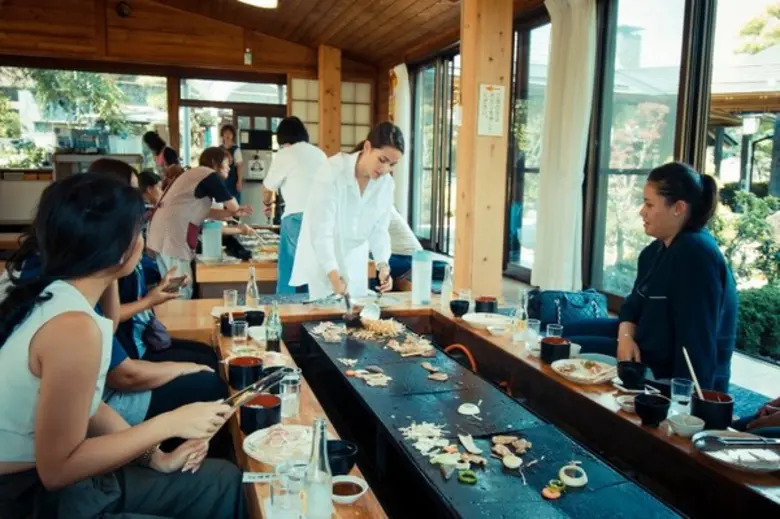 ญาญ่า พาเที่ยวญี่ปุ่น ตะลุยกิน เที่ยว ชอป พร้อมถ่ายสตรีทแฟชั่น