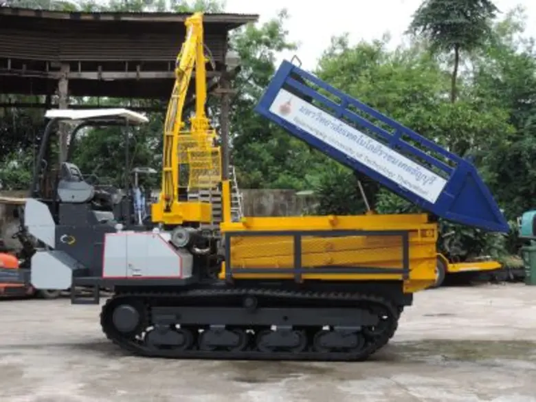 มทร.ธัญบุรี เจ๋งผลิตรถตัดและเก็บทะลายปาล์มน้ำมัน เครื่องแรกในไทย