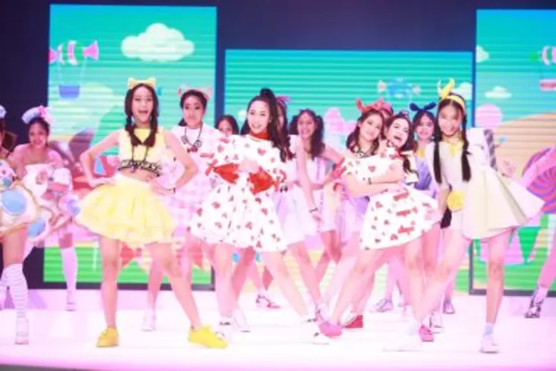 "น้องแพรไหม-ไมลิน อังสท์" สาวน้อยวัยทีน ส...