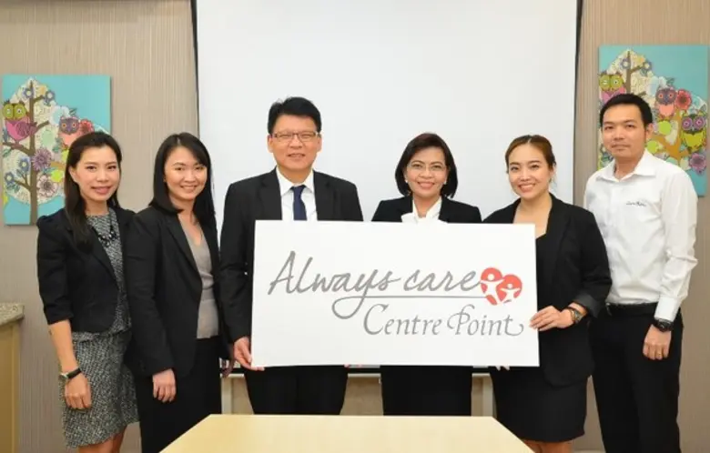 Mr. Siripong Paoharuhan (3rd from left), ...