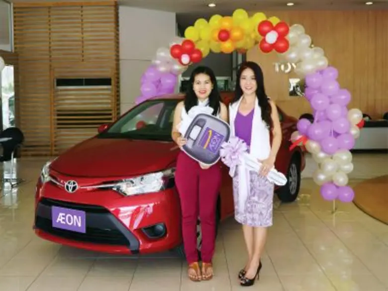 เมื่อเร็วๆ นี้ คุณศรัณยา พิภพภิญโญ (ขวา) ...