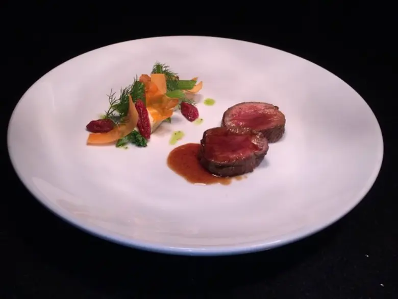 ห้องอาหาร เซนซี เชิญคุณพบกับค่ำคืนอันแสนพ...