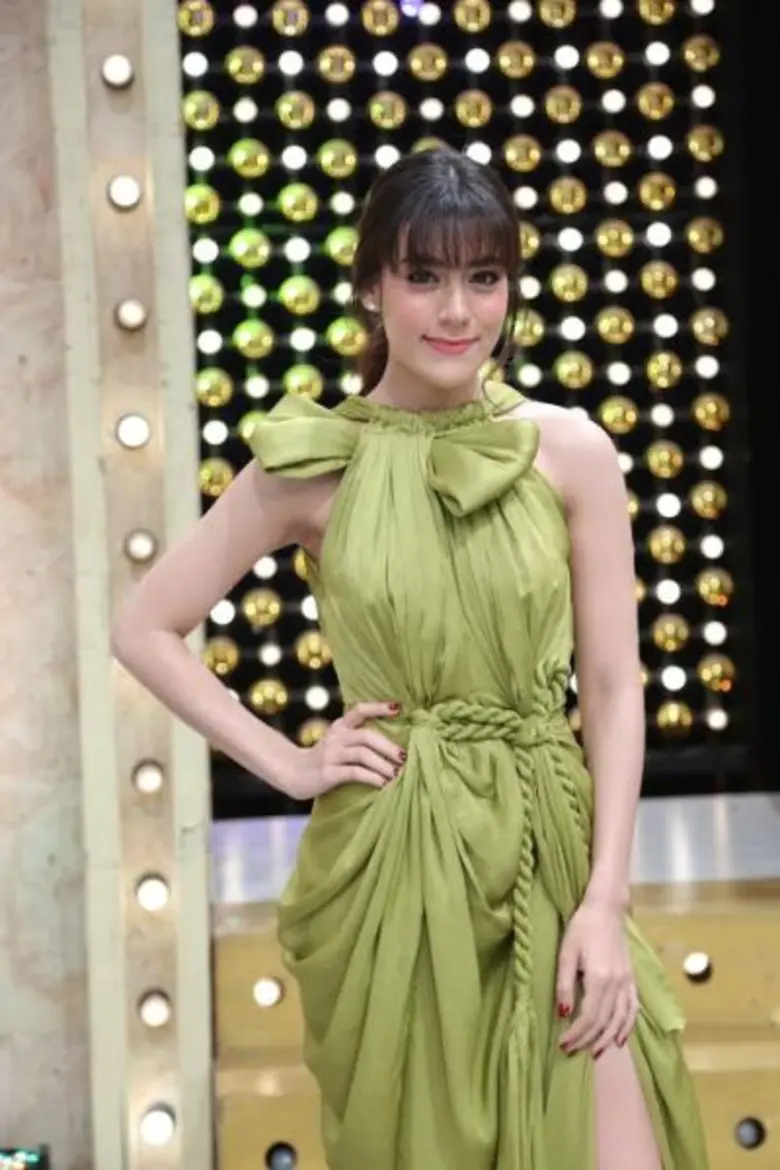 พระเอกสุดฮอต เวียร์ ศุกลวัฒน์ ชวนนางเอกสา...