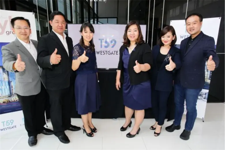 นางวิพร ตัณฑ์ไพโรจน์ กรรมการผู้จัดการ บริ...