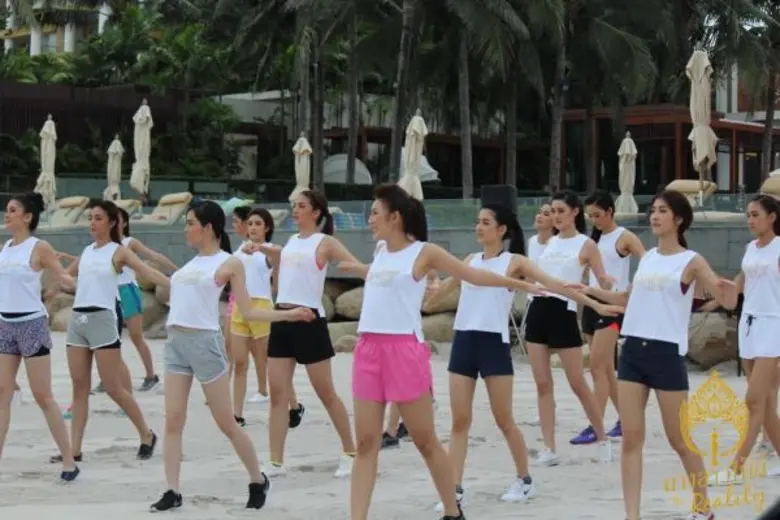 “นางสาวไทย2559 เดอะเรียลลิตี้” กับชาเล้นจ์“การให้”(Charity) พิสูจน์ “พลังความคิด พลังจิตใจ พลังการทำงานเป็นทีม” ลงพื้นที่จ.นราธิวาสส่งความสุขสร้างรอยยิ้มให้พี่น้องชายแดนใต้