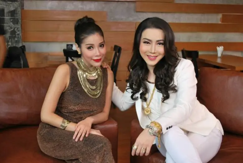 ฮือฮา “แอนดรูว์ JKN” ผู้บริหารสาวประเภทสอง โครตรวยทุ่มเงินล้าน เนรมิตหน้าให้เหมือน “ใหม่ ดาวิกา”