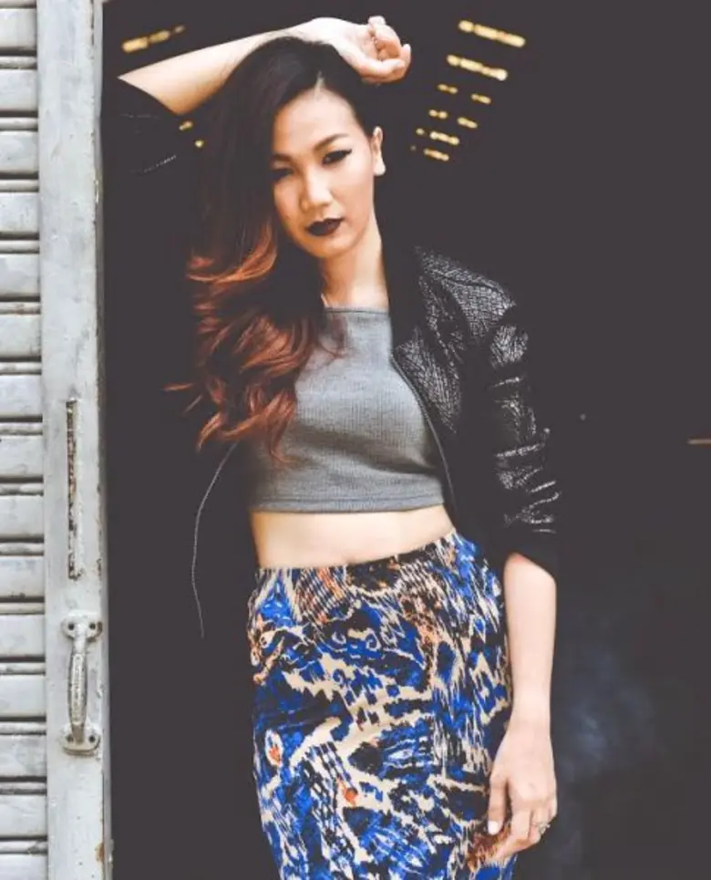 เป็นนักร้องหญิงเดี่ยวเสียงคุณภาพที่มีสำเน...