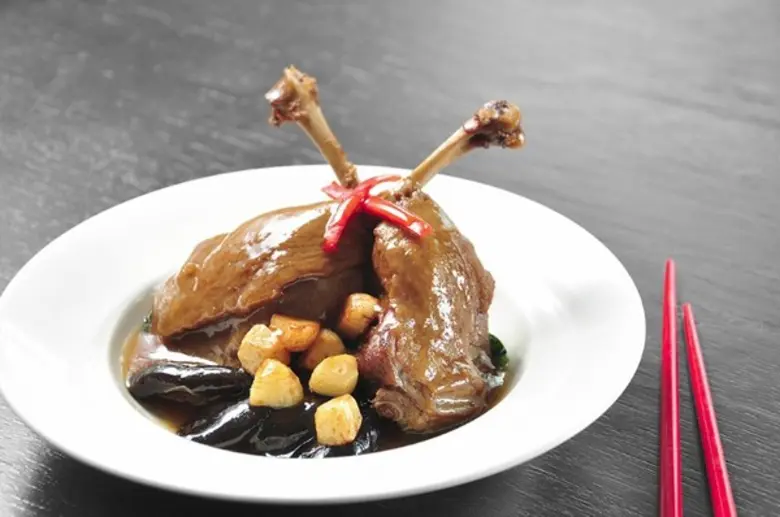 อิ่มอร่อยกับรสชาติต้นตำรับของอาหารจีน ณ ห...