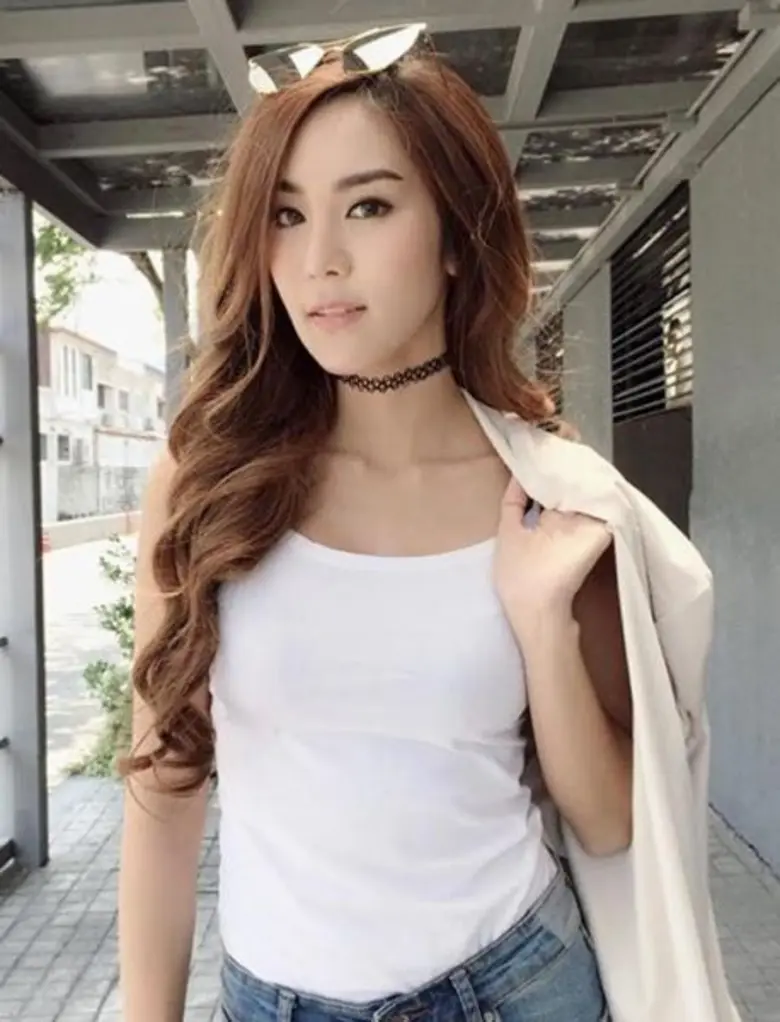 แอบเห็นนักร้องสาว "ขนมจีน-กุลมาศ ลิมปวุฒิ...